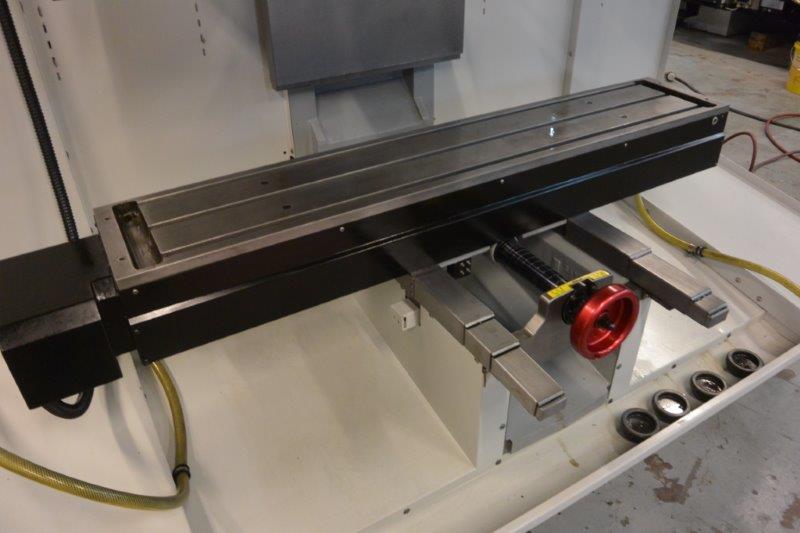 HAAS TM-2,40 X,16 Y,16 Z,CAT-40,10-ATC,4,000-RPM,7.5-HP,HAAS CNC NEW-2004