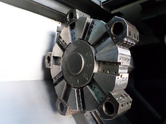 DOOSAN PUMA 400B, FANUC i, 15 Chk, 2010,5.2 BORE, 41 CC, 30 SWING,CHIP CONV